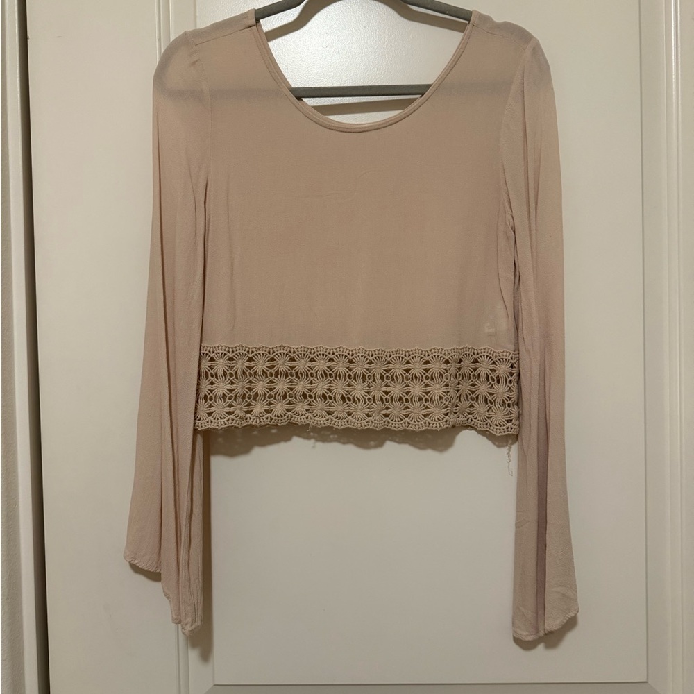 Elegant Lace Trim Women's Crop Top in Cream